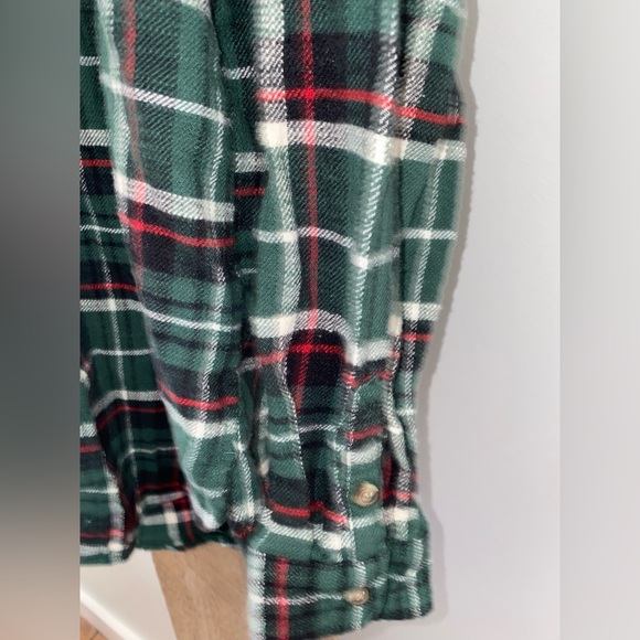 American Eagle Green Button Down Flannel - Picture 5 of 5